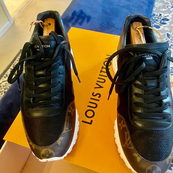 Beautiful Louis Vuitton Racer Sneakers size 8 LV 9US great condition with style. - Picture 6 of 16